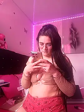 Snapshot of Hanna_Kinsley chatting on September 2025 09:07:02 PM Hanna Kinsley online show from September 2025 09:07:02 PM