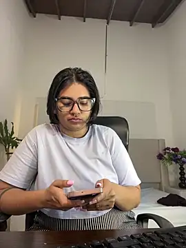 AliceMayer1 online show from February 2025 04:39:01 AM