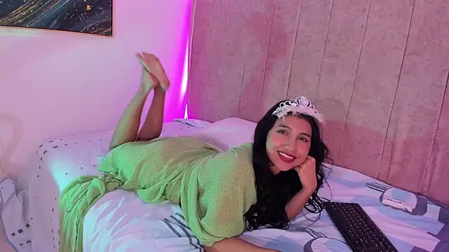 naomiii   online show from September 2025 05:42:02 AM