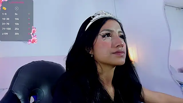 naomiii   online show from September 2025 12:09:01 PM