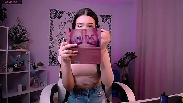 EmmaKeam online show from January 2025 02:47:01 AM