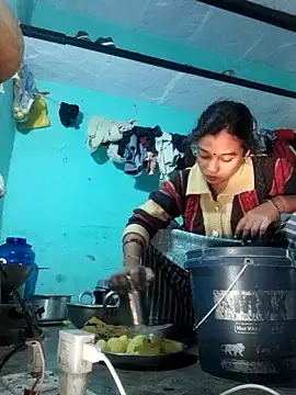 Surajpuja79 online show from December 2025 03:59:02 AM