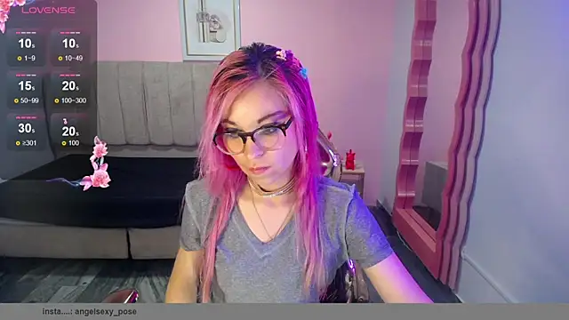 abril ch  online show from October 2025 10:45:01 AM