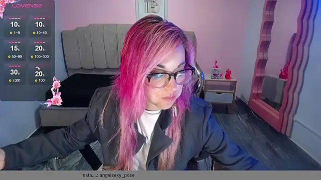 abril ch  online show from October 2025 10:52:02 AM