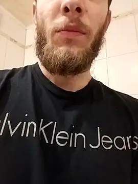 hoot denis28 online show from February 2025 06:01:01 PM