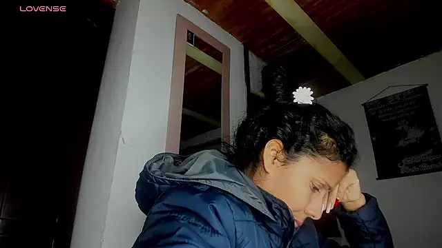 Nenita Hot  online show from October 2025 04:31:02 AM