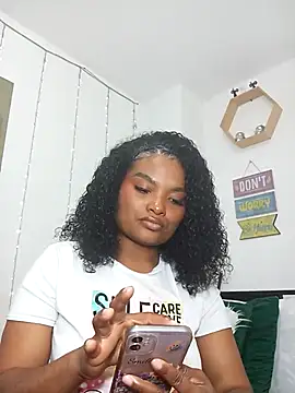 gianna smith online show from October 2025 07:48:02 PM