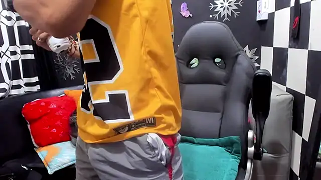 MikeRose94 online show from April 2026 09:06:02 PM