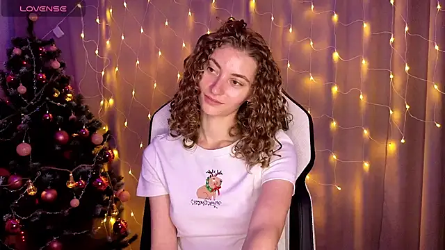 Snapshot of lady_curls chatting on December 2024 01:48:02 AM lady curls online show from December 2024 01:48:02 AM