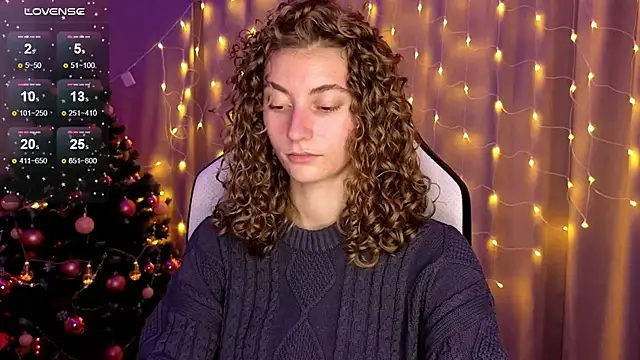 Snapshot of lady_curls chatting on December 2024 11:08:02 PM lady curls online show from December 2024 11:08:02 PM