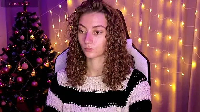 Snapshot of lady_curls chatting on December 2024 11:16:01 PM lady curls online show from December 2024 11:16:01 PM