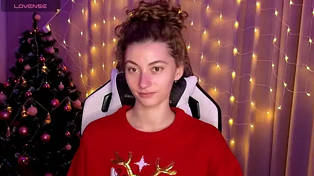 Snapshot of lady_curls chatting on January 2025 11:07:02 PM lady curls online show from January 2025 11:07:02 PM