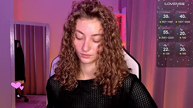 Snapshot of lady_curls chatting on January 2025 11:10:02 PM lady curls online show from January 2025 11:10:02 PM
