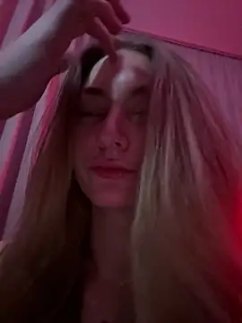 lady curls online show from February 2026 09:49:02 PM