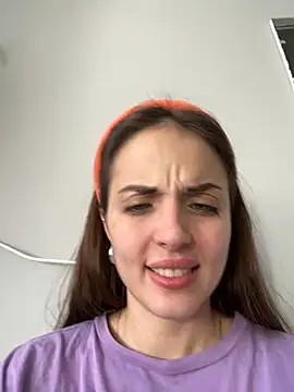 Snapshot of AmiLavs chatting on January 2025 11:24:01 AM AmiLavs online show from January 2025 11:24:01 AM
