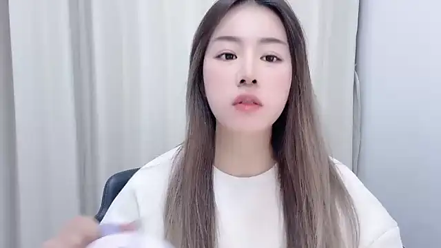 Snapshot of chloe-01 chatting on January 2025 12:24:01 PM chloe-01 online show from January 2025 12:24:01 PM