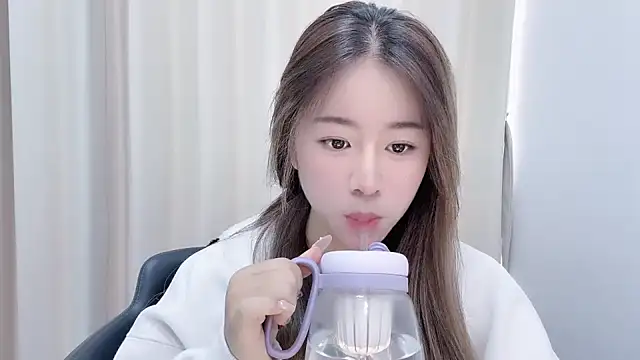 Snapshot of chloe-01 chatting on January 2025 04:25:02 AM chloe-01 online show from January 2025 04:25:02 AM