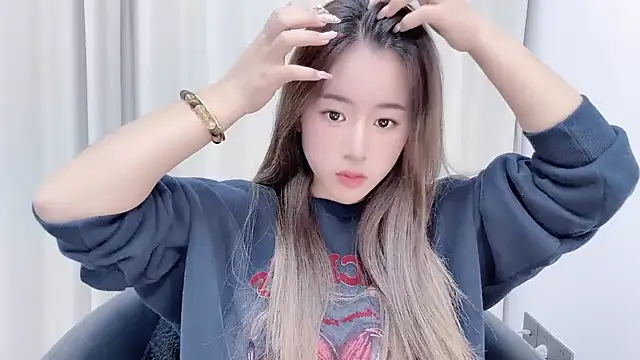 Snapshot of chloe-01 chatting on January 2025 12:42:01 PM chloe-01 online show from January 2025 12:42:01 PM