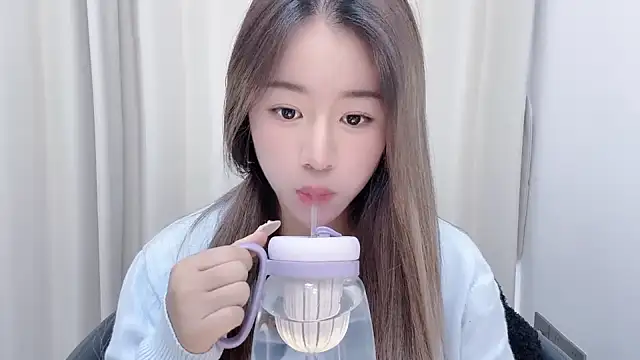 Snapshot of chloe-01 chatting on January 2025 04:32:01 AM chloe-01 online show from January 2025 04:32:01 AM