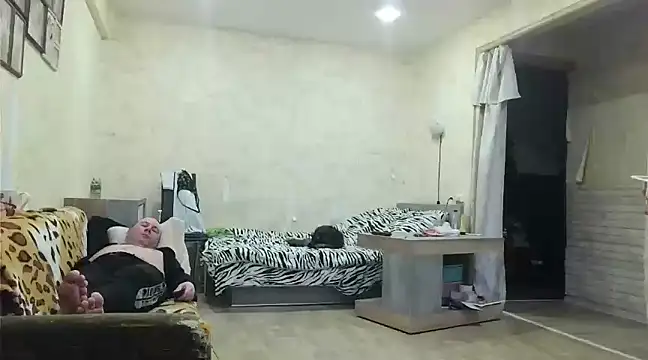 Snapshot of AgnichBan chatting on March 2025 01:32:02 AM AgnichBan online show from March 2025 01:32:02 AM