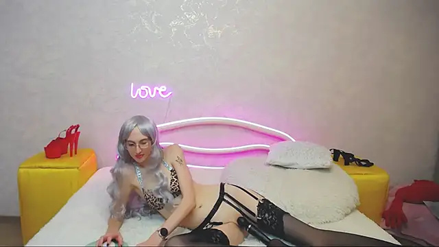 KlaryBrait online show from February 2025 04:03:02 PM