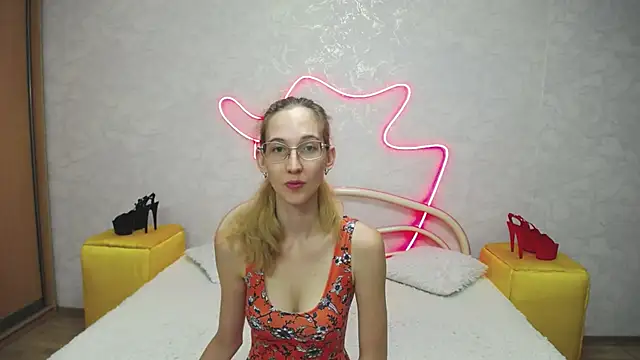 KlaryBrait online show from September 2025 04:46:02 AM