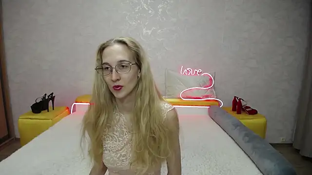 KlaryBrait online show from November 2025 09:30:01 AM