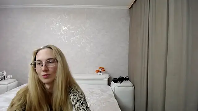 KlaryBrait online show from December 2025 04:46:02 PM