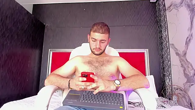 MaximusDick1  online show from December 2024 06:46:02 PM