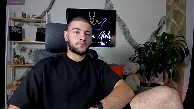 MaximusDick1  online show from December 2025 03:13:01 AM