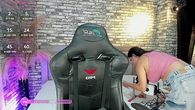 ariadna milano online show from March 2025 12:50:02 PM