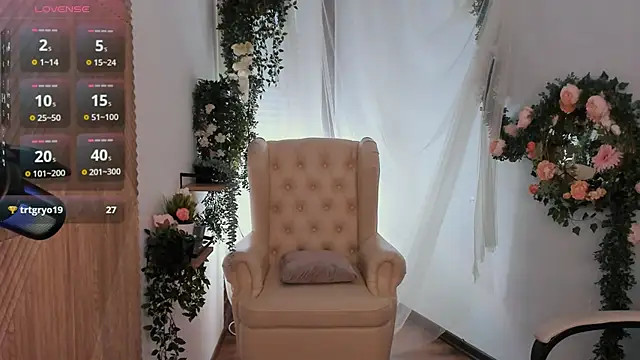 Snapshot of mei_honey_ chatting on March 2025 02:01:02 PM mei honey online show from March 2025 02:01:02 PM