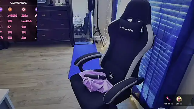 Brooklyn Bee online show from September 2025 08:11:02 PM