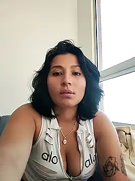 Pauilina online show from January 2025 10:17:01 PM