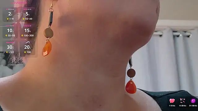 Luna1984 online show from October 2025 06:17:01 PM