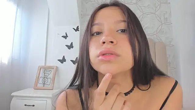 Snapshot of Foxy200__ chatting on December 2024 08:07:02 PM Foxy200 online show from December 2024 08:07:02 PM