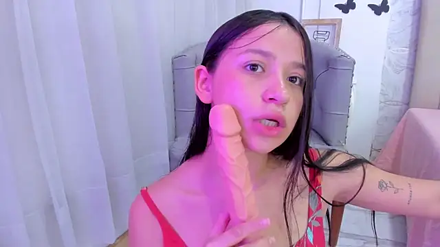 Snapshot of Foxy200__ chatting on January 2025 11:50:01 PM Foxy200 online show from January 2025 11:50:01 PM