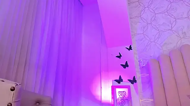 Foxy200   online show from December 2025 07:43:02 PM