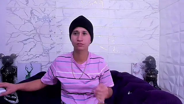 Snapshot of Im_Milan_Rs chatting on January 2025 06:35:01 AM Im Milan Rs online show from January 2025 06:35:01 AM