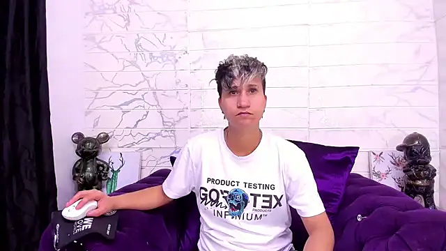 Snapshot of Im_Milan_Rs chatting on February 2025 12:04:01 AM Im Milan Rs online show from February 2025 12:04:01 AM