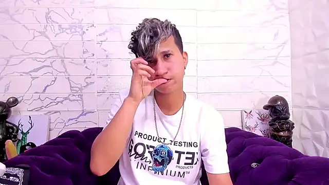 Snapshot of Im_Milan_Rs chatting on February 2025 10:14:02 AM Im Milan Rs online show from February 2025 10:14:02 AM