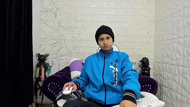 Snapshot of Im_Milan_Rs chatting on February 2025 12:06:02 AM Im Milan Rs online show from February 2025 12:06:02 AM