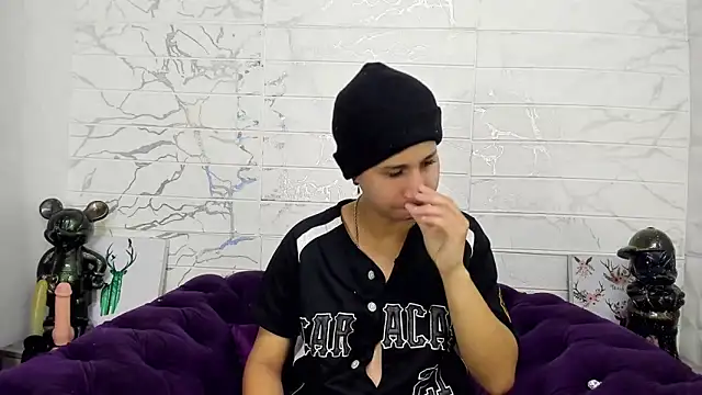 Snapshot of Im_Milan_Rs chatting on February 2025 06:54:01 AM Im Milan Rs online show from February 2025 06:54:01 AM