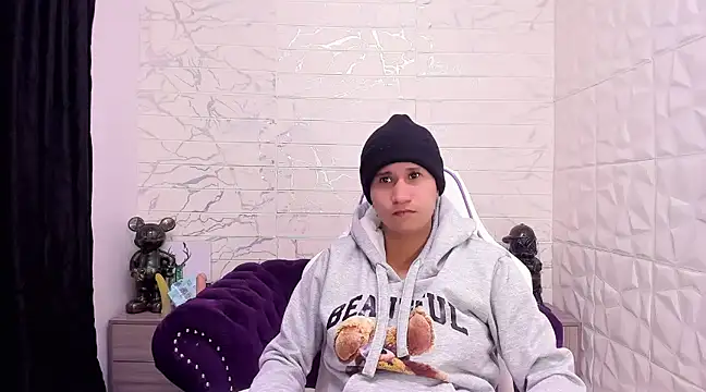 Snapshot of Im_Milan_Rs chatting on February 2025 09:42:01 AM Im Milan Rs online show from February 2025 09:42:01 AM