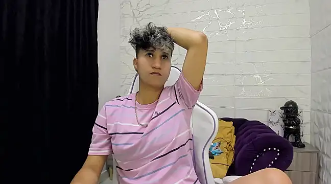 Snapshot of Im_Milan_Rs chatting on February 2025 03:18:01 AM Im Milan Rs online show from February 2025 03:18:01 AM