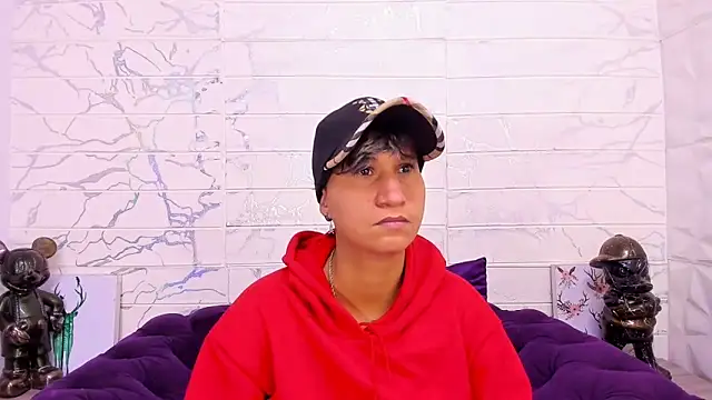 Snapshot of Im_Milan_Rs chatting on February 2025 03:21:01 AM Im Milan Rs online show from February 2025 03:21:01 AM