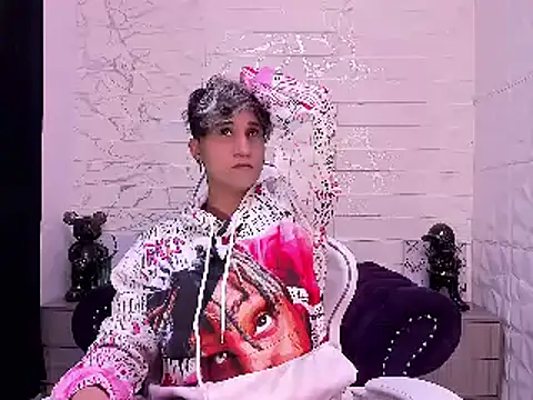 Snapshot of Im_Milan_Rs chatting on March 2025 09:47:02 AM Im Milan Rs online show from March 2025 09:47:02 AM