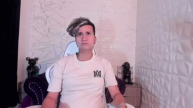 Snapshot of Im_Milan_Rs chatting on March 2025 03:11:02 AM Im Milan Rs online show from March 2025 03:11:02 AM