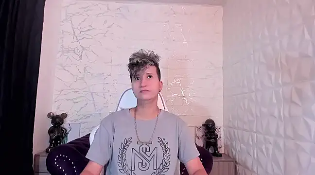 Snapshot of Im_Milan_Rs chatting on March 2025 12:00:02 AM Im Milan Rs online show from March 2025 12:00:02 AM