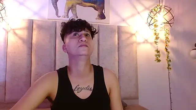 Snapshot of Im_Milan_Rs chatting on October 2025 04:00:02 AM Im Milan Rs online show from October 2025 04:00:02 AM